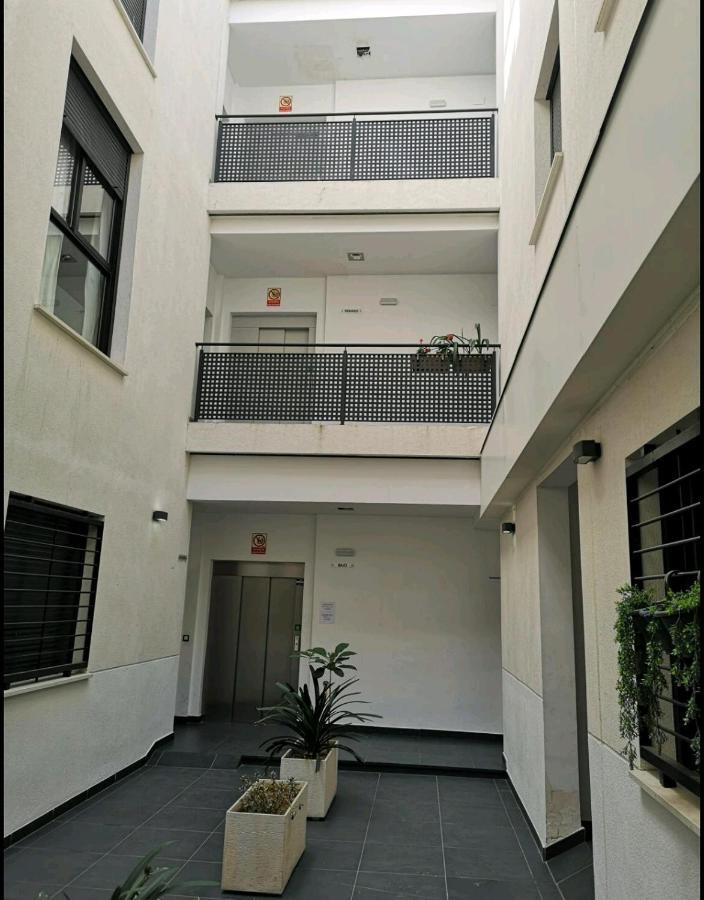 Stylish Apartment In The Heart Of Malaga With Pool מראה חיצוני תמונה